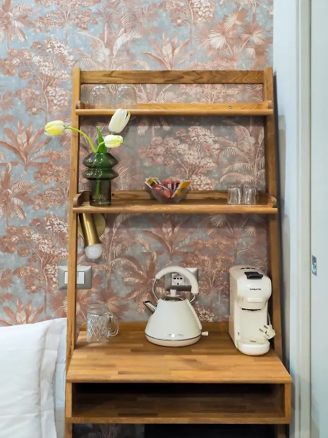 *** Guest house C'Est La Vie Suites Rome Italy