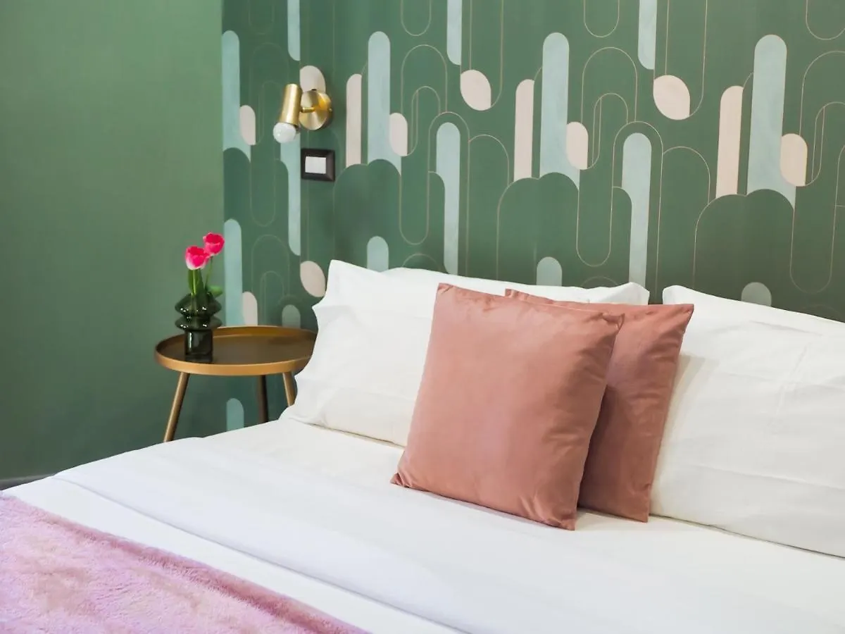 C'Est La Vie Suites Rome 3*,  Italy