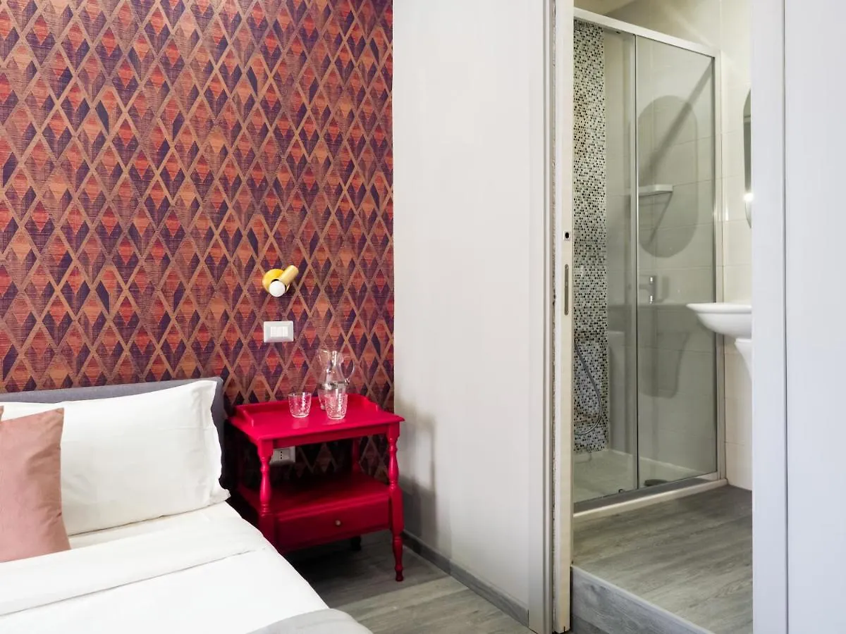 C'Est La Vie Suites Rome 3*,
